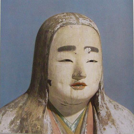 玉依姫命坐像